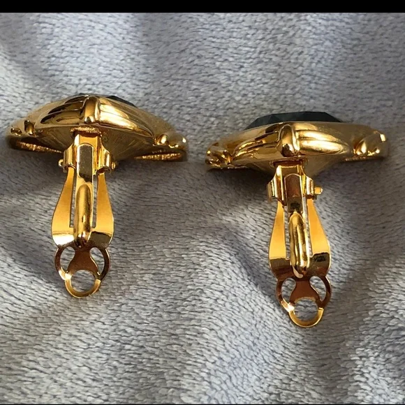 Swarovski Faceted LARGE Vintage clip green Crystal gold tone earrings